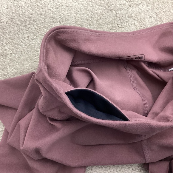Abercrombie & Fitch Cut Out Leggings Size XS - Picture 4 of 6